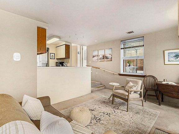 5th image of 297 W Clay Ave APT 408