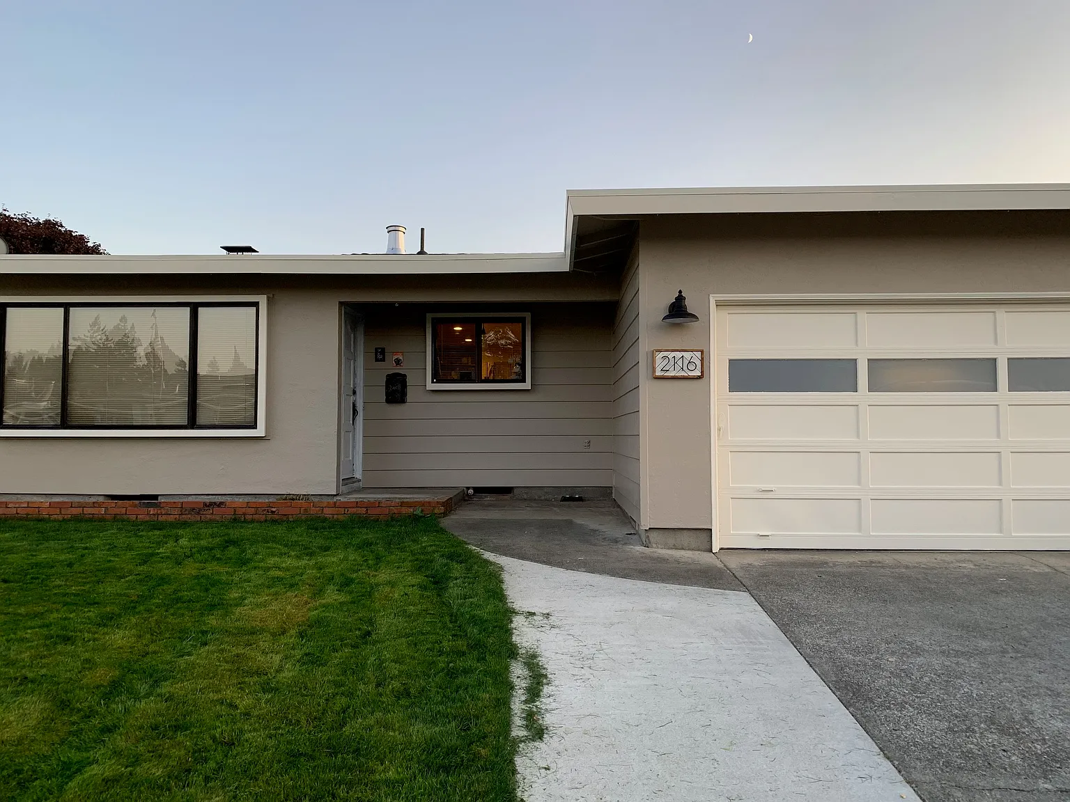 3 bed, 1600 sqft, $2,600 — Photo 2