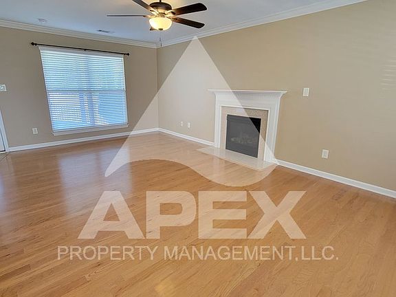 4th image of 6536 Airtree Ln