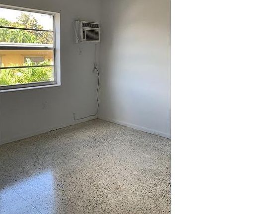 4th image of 3800 E 4th Ave #5
