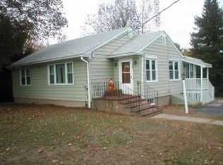 532 Salmon Falls Rd, Rochester, NH 03868