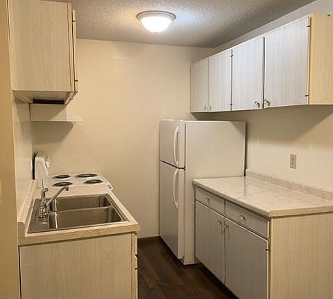 New kitchen appliances, countertops and sink