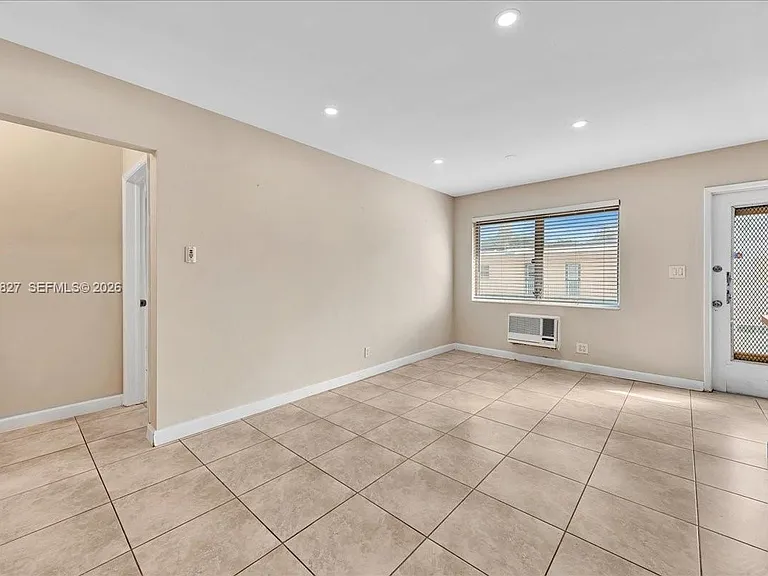 707 S 19th Ave #9 — Photo 7