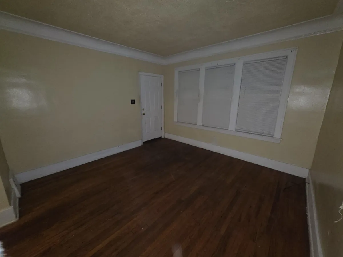 Building Photo - 2310 Pasadena St #1-L
