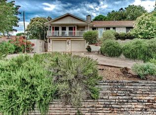 2110 W Bluff Dr, Kerrville, TX 78028
