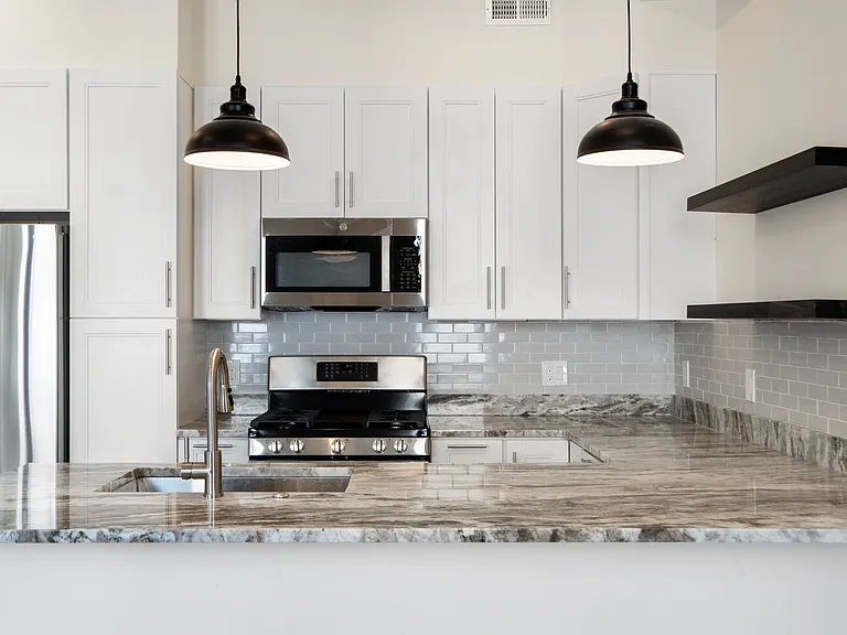2025 Amber St #B — Photo 10