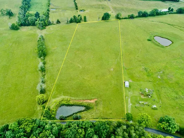 6328 Lost Creek Rd, Sparta, TN 38583