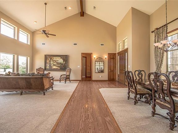 2nd image of 119 Cypress Point Dr