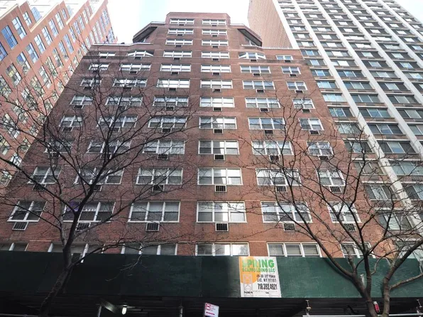 321 East 45th Street image 1 of 19