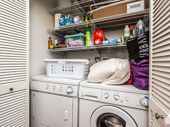 3rd image of 735 W Waveland Ave #2C