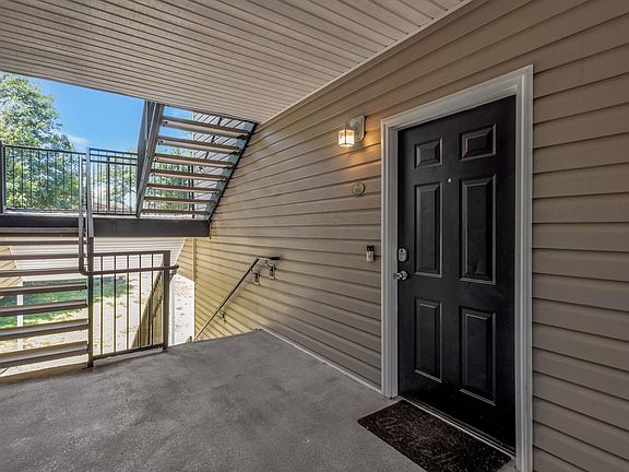 2nd image of 125 McKenna Cir