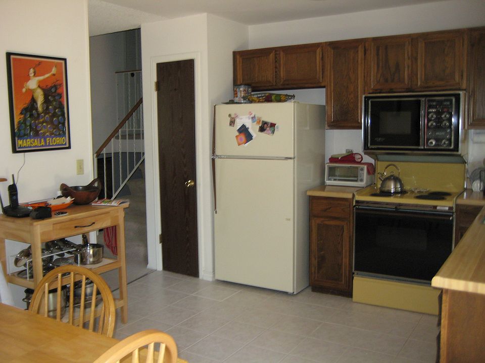 2nd image of 812 W Oak Ct