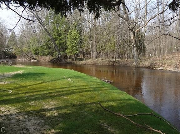 3rd image of 7860 Meadow Dr