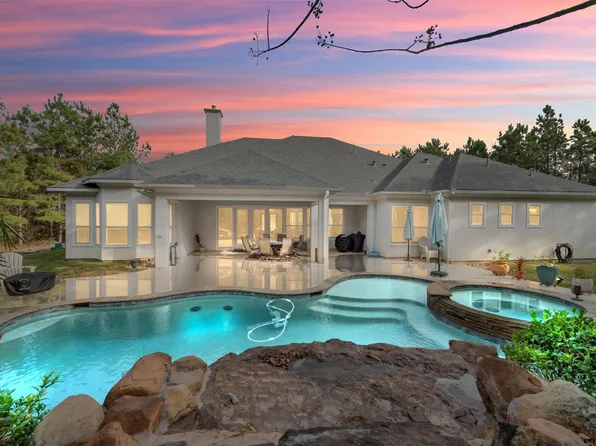 26214 Crown Ct, Montgomery, TX 77316