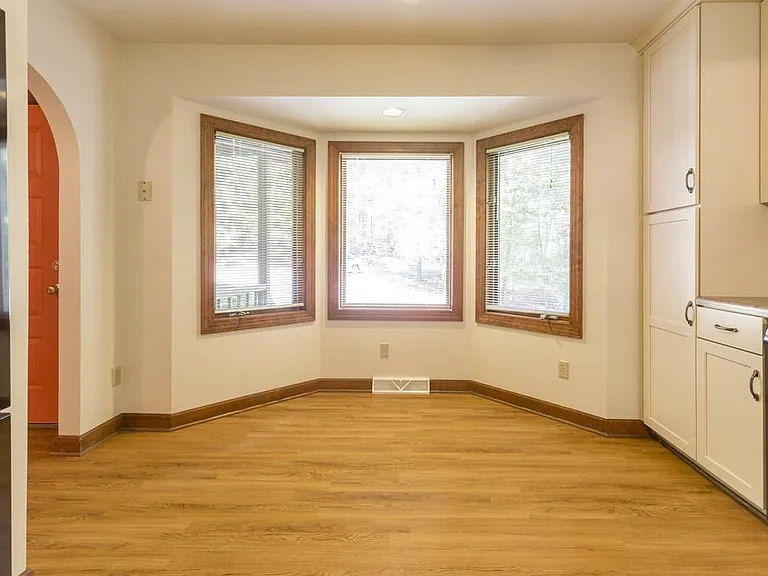 4758 Deer Park Ln — Photo 6
