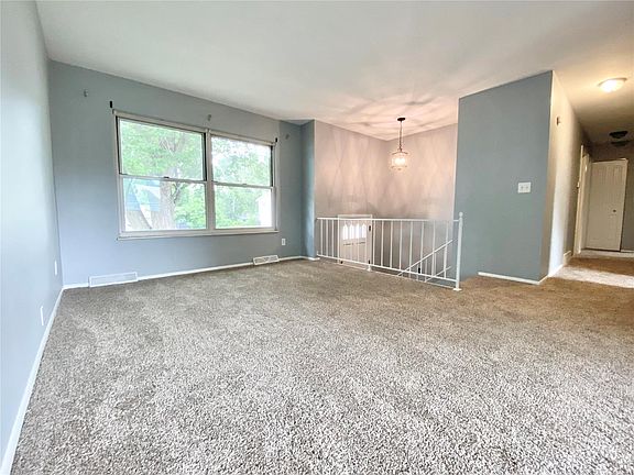 5th image of 5908 Dogwood Ln