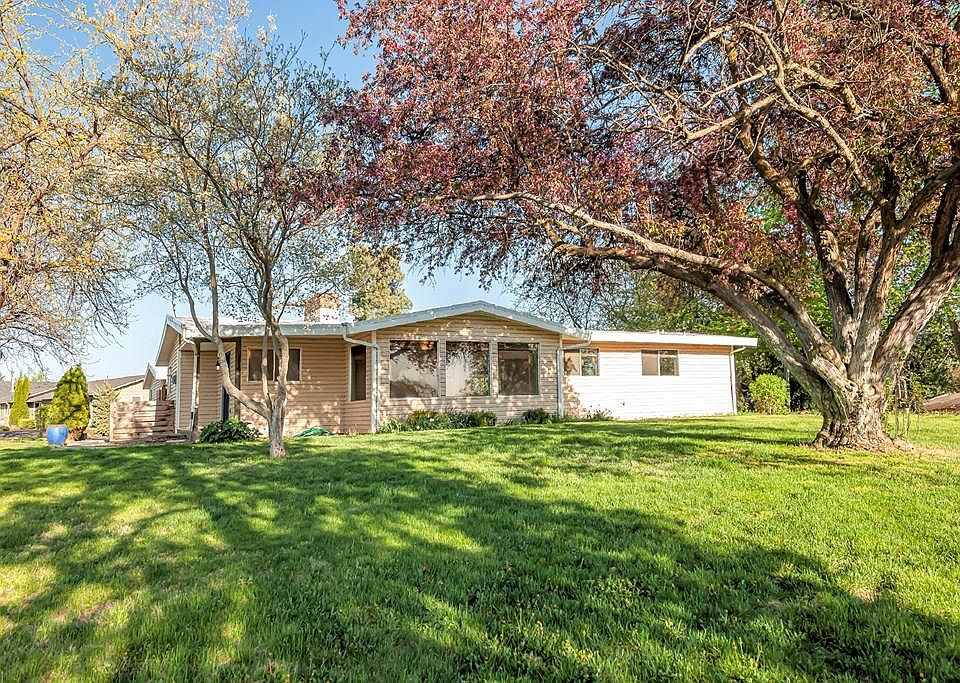 1st image of 83 Snider Dr