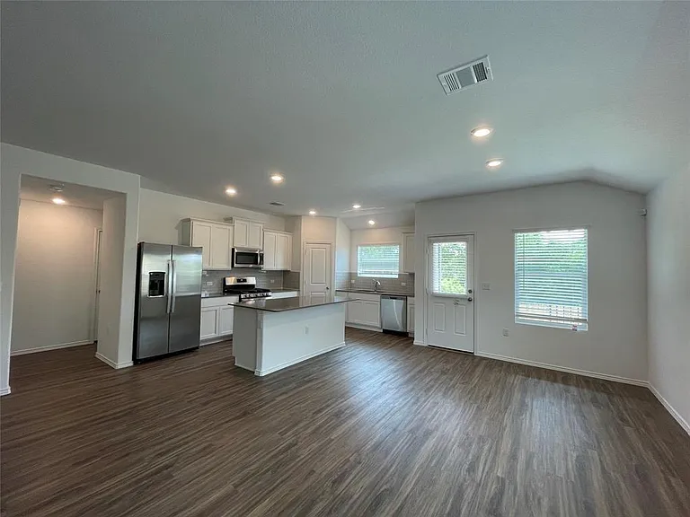 10717 Steinbeck Dr — Photo 3