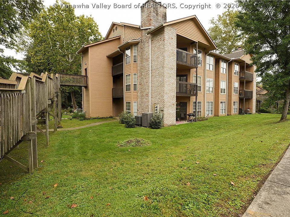 1st image of 310 Oakbridge Dr