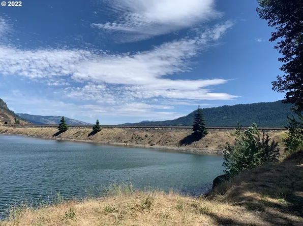 Highway 14, Underwood, WA 98651