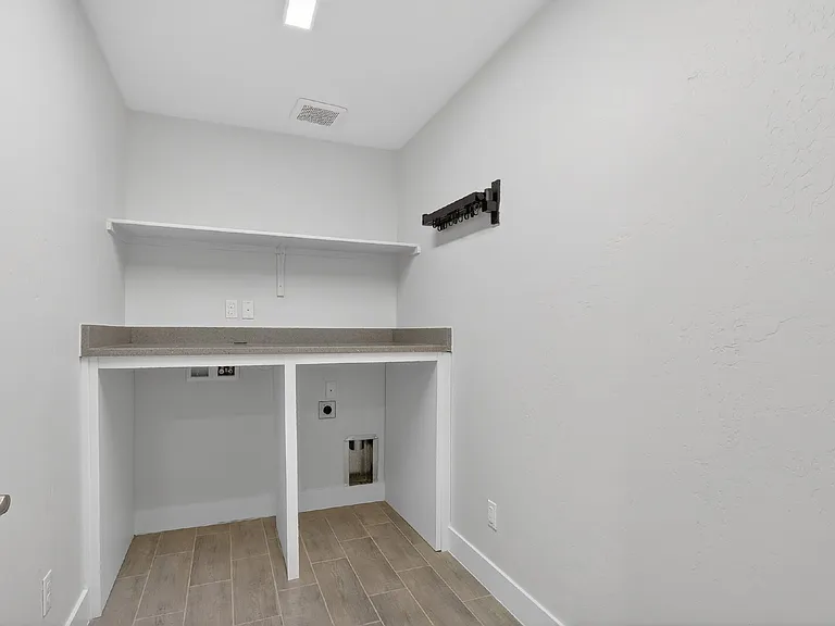 2233 Sandstone Pl — Photo 20