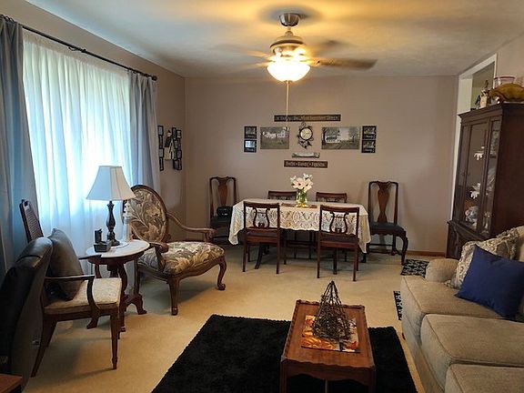 3rd image of 214 Vallis Dr