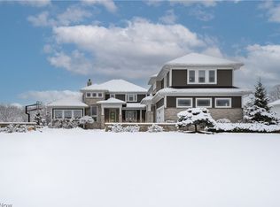 2475 Maple Hill Rd, Willoughby Hills, OH 44094