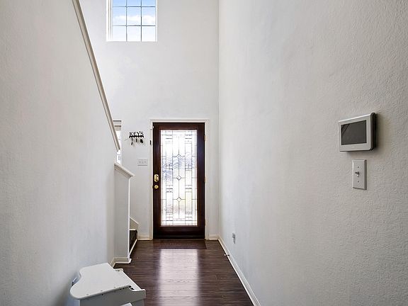 5th image of 2409 Oyster Bay Ave