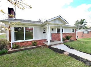 648 7th Ave SE, Hickory, NC 28602
