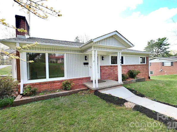 648 7th Ave SE, Hickory, NC 28602