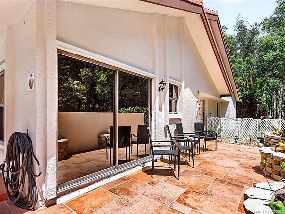 5th image of 6041 SE Martinique Dr APT 104