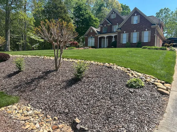 732 Terrace Dr, Lexington, NC 27295