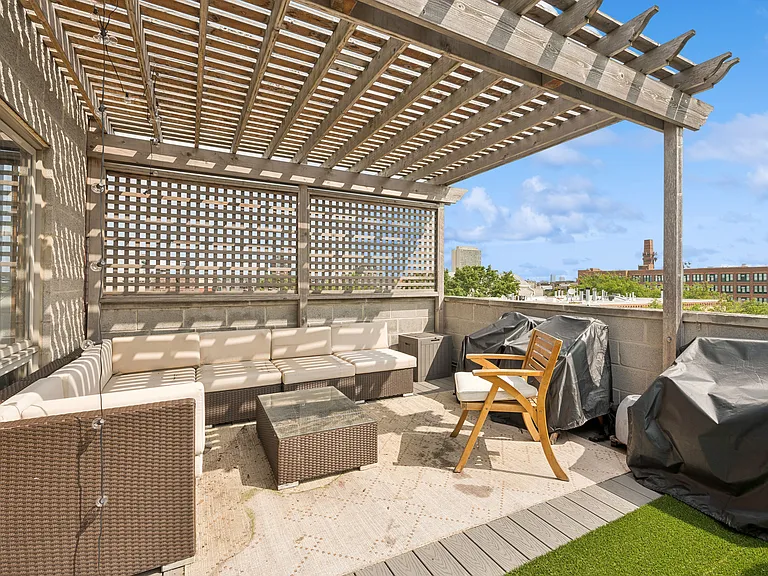 885 N Hermitage Ave #C — Photo 24