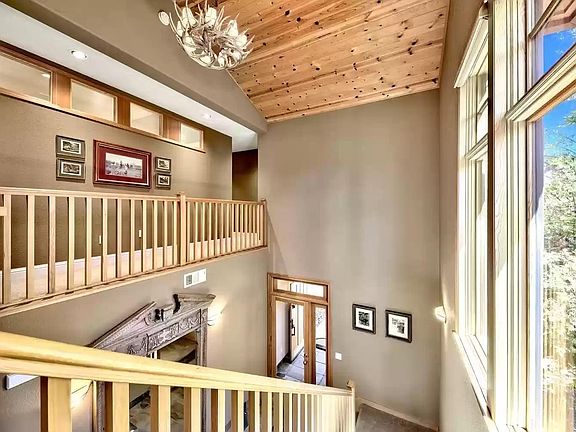 Grand Foyer with airlock Entry