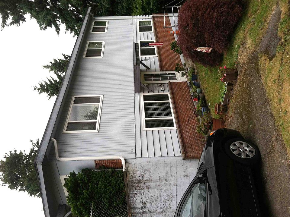 2nd image of 2126 NE 85th St