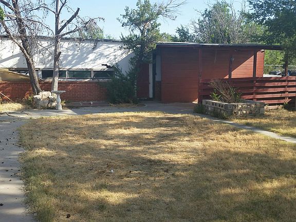 2nd image of 1919 Parkwood Dr