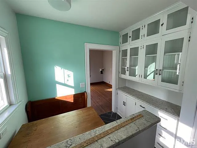 715 S Henderson St — Photo 5