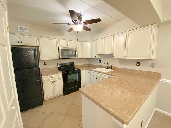 Kitchen with upgraded cabinets
