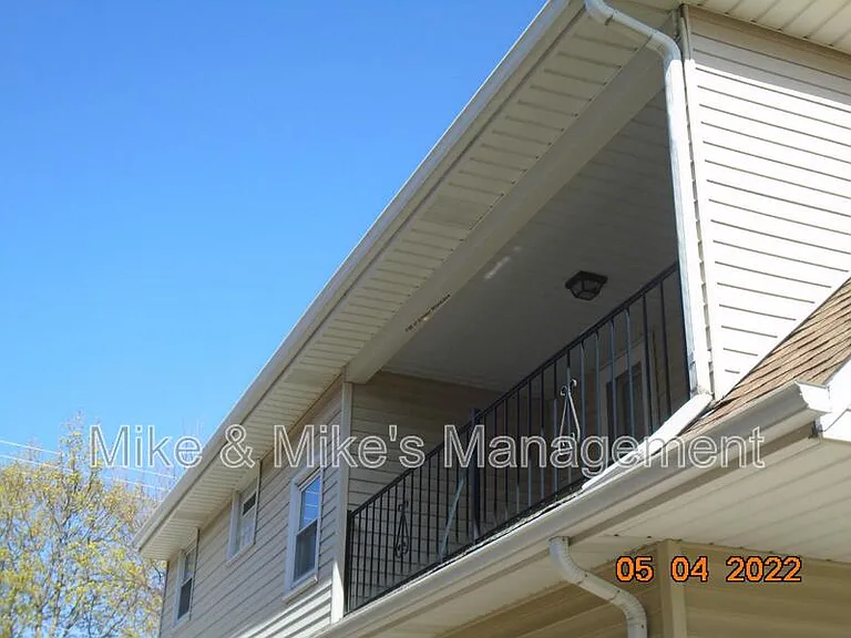 2551 S 68th St — Photo 13