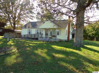 1065 Burchfield Rd, Dandridge, TN 37725
