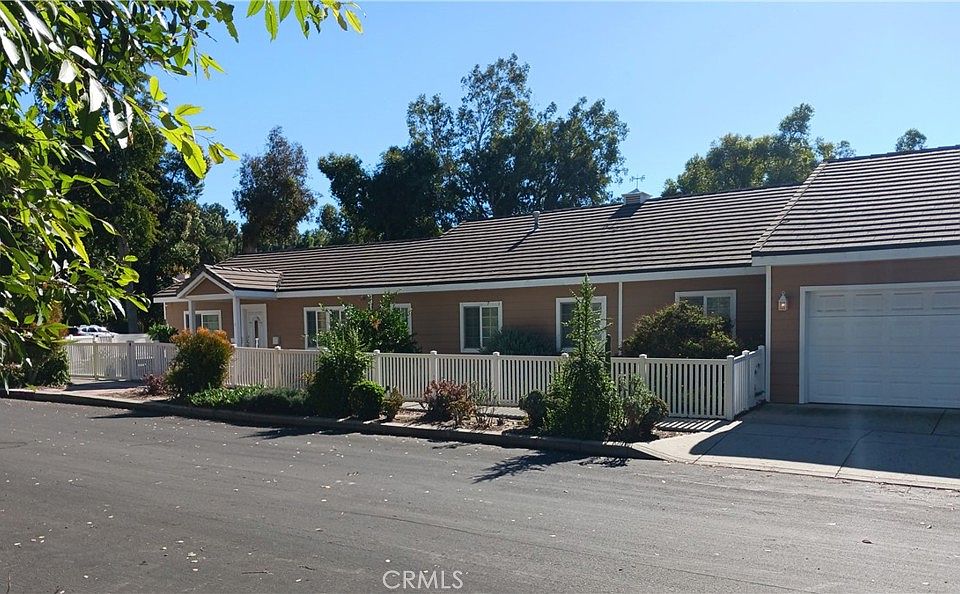 1st image of 4945 Alhama Dr