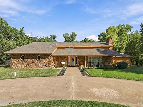 3rd image of 120 Creekside Dr