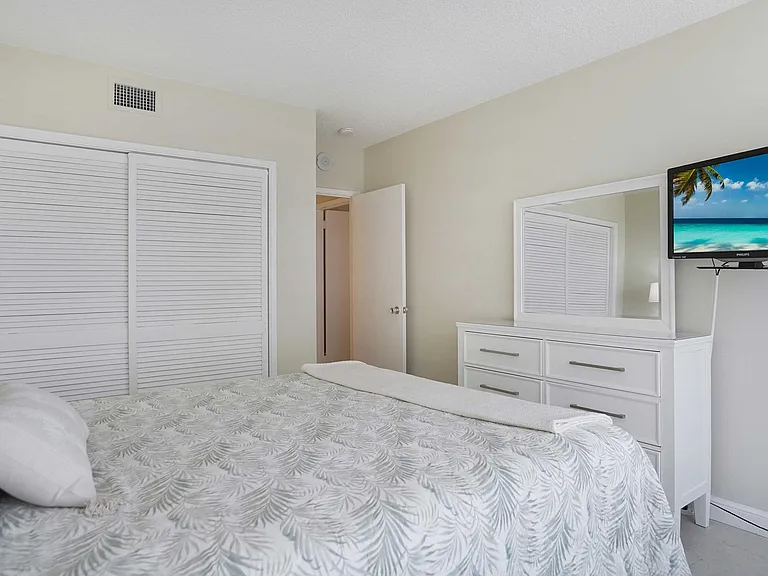 4010 Galt Ocean Dr #1514 — Photo 14