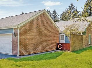 130 Roscommon Pl, Canonsburg, PA 15317
