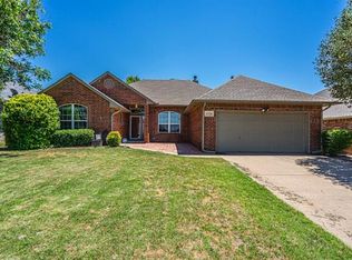 11716 Surrey Hills Blvd, Yukon, OK 73099