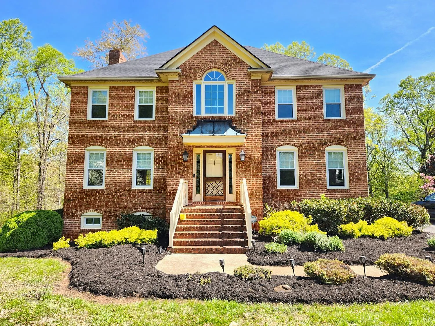 100 Jameson Ct photo 1