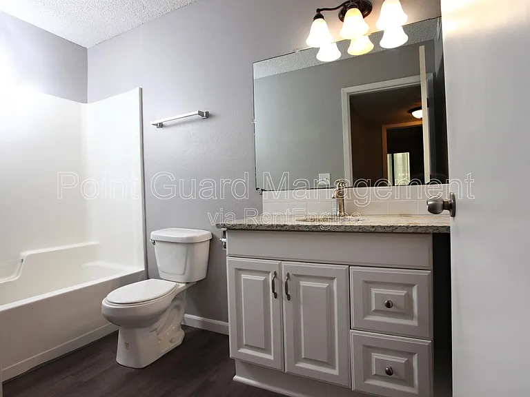1717 N Vassar Ave — Photo 44