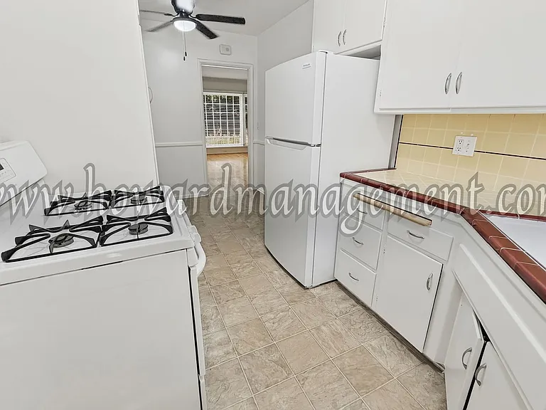 1048 Corning — Photo 3