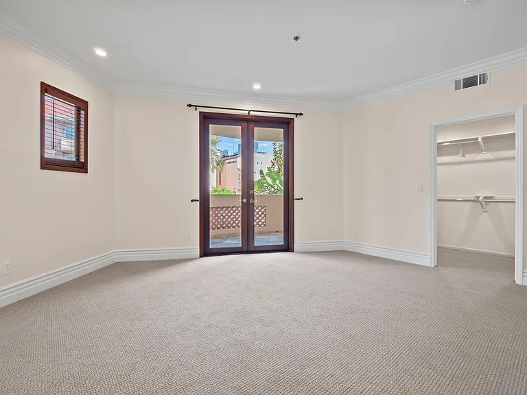 10364 Almayo Ave #201 — Photo 32