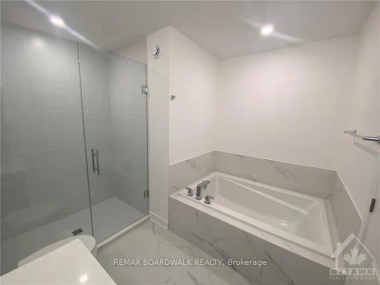 228 Bristol Cres — Photo 20
